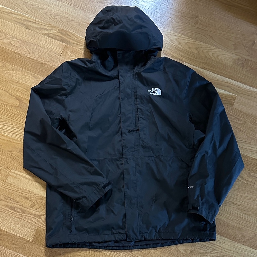 The North Face Men's Black Raincoat